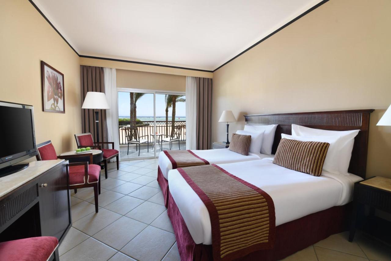 Jaz Mirabel Resort Sharm El Sheikk Exterior foto A room at the Hilton Sharm El Sheikh