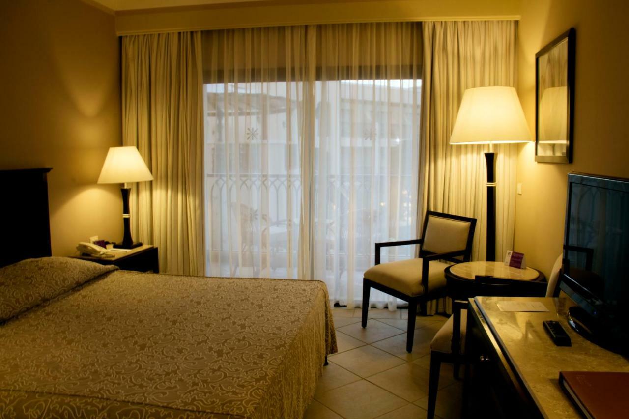 Jaz Mirabel Resort Sharm El Sheikk Exterior foto A room at the hotel