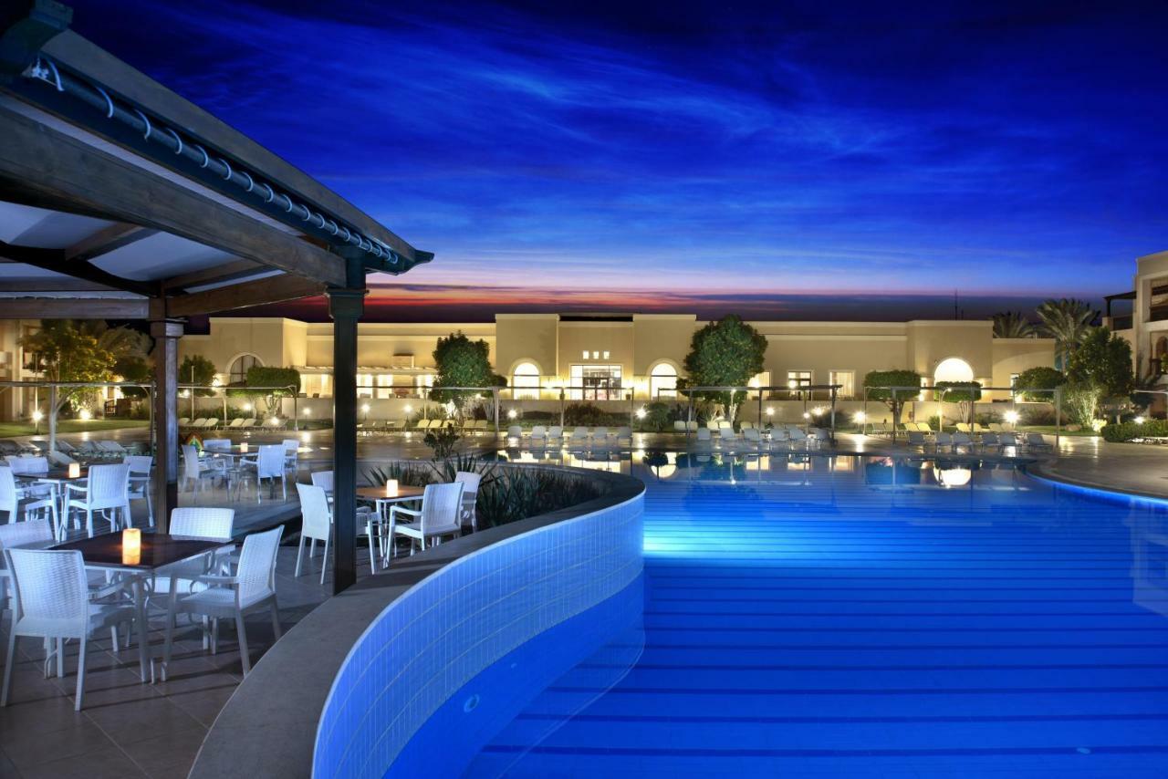 Jaz Mirabel Resort Sharm El Sheikk Exterior foto The pool at the Westin