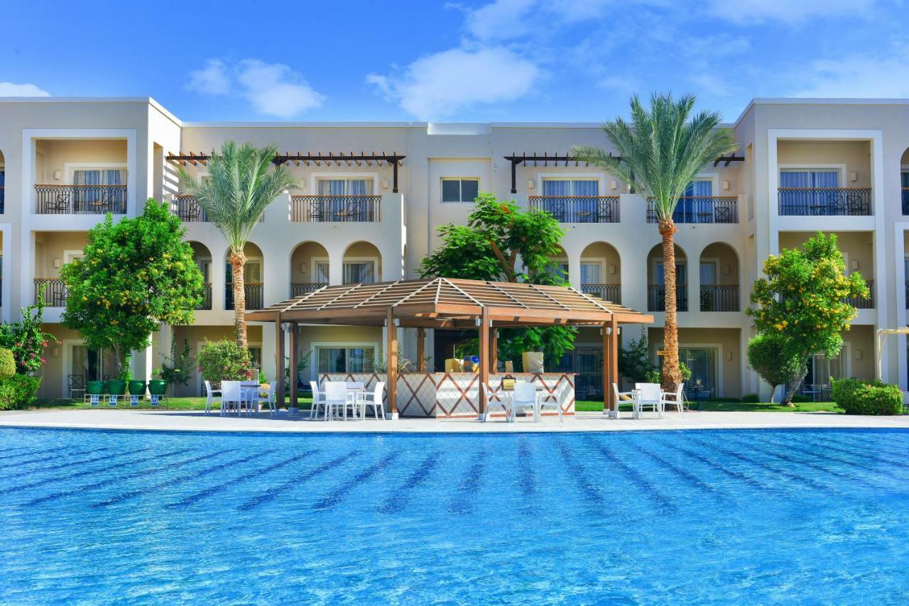 Jaz Mirabel Resort Sharm El Sheikk Exterior foto The swimming pool at the resort