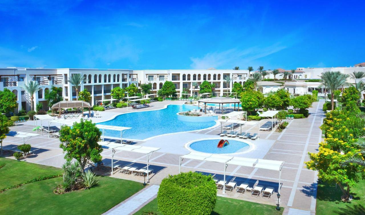Jaz Mirabel Resort Sharm El Sheikk Exterior foto The swimming pool at the resort